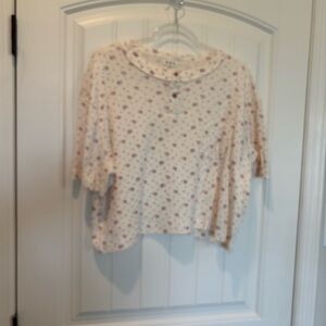 POL New Cream Floral Crop Top